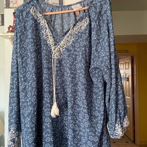 Knox Rose Blue Floral Blouse with Cream Accents